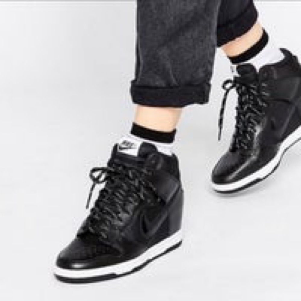 Nike Wedge Sneaker